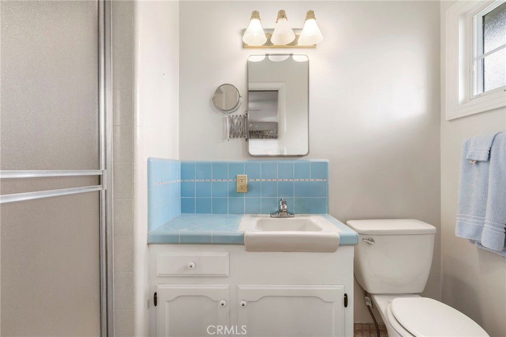 12351 Woodlawn Avenue