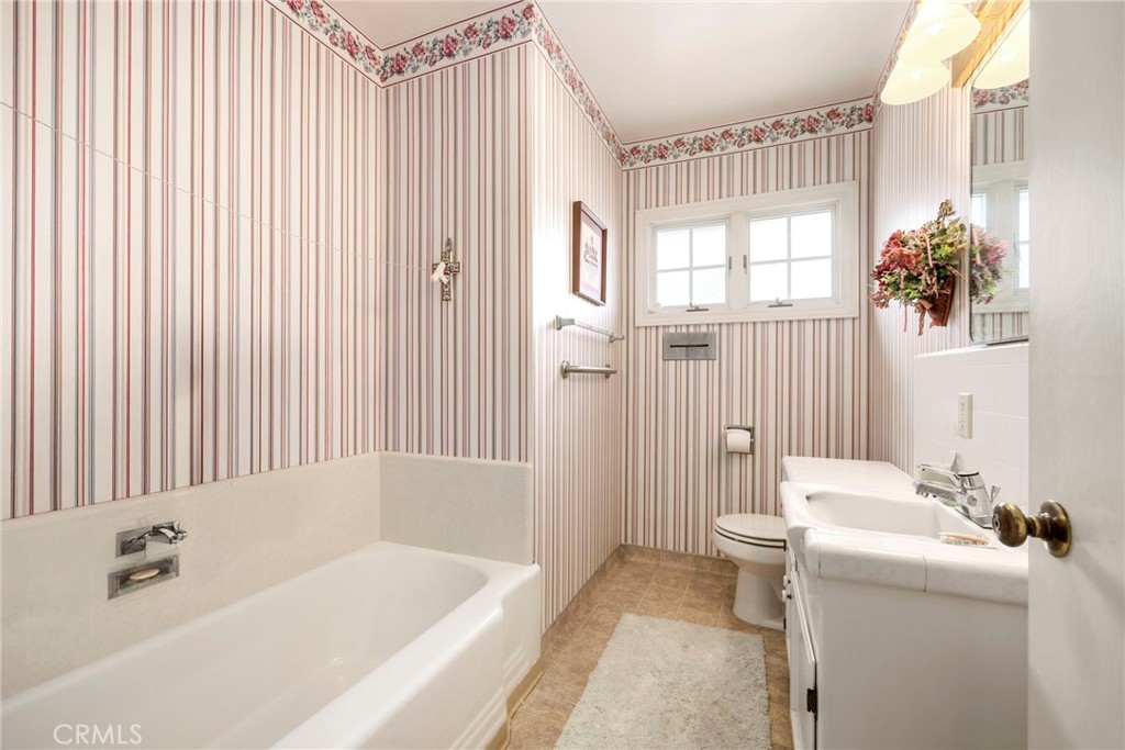 12351 Woodlawn Avenue