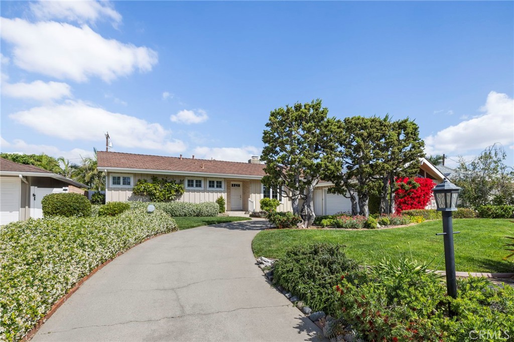 12351 Woodlawn Avenue