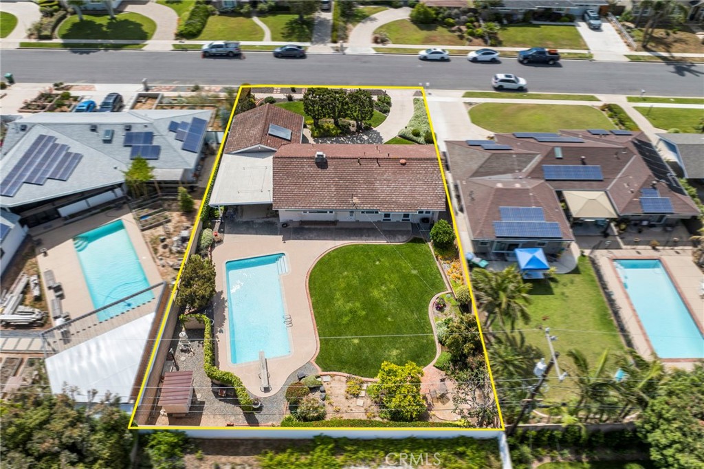 12351 Woodlawn Avenue