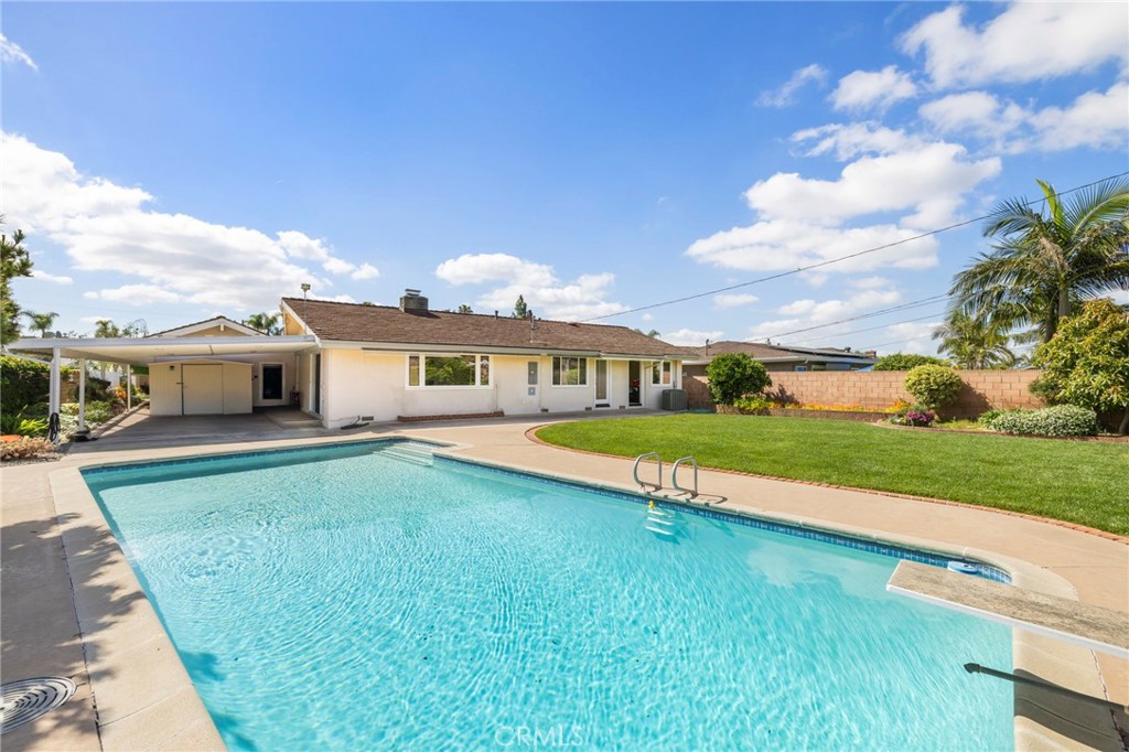 12351 Woodlawn Avenue