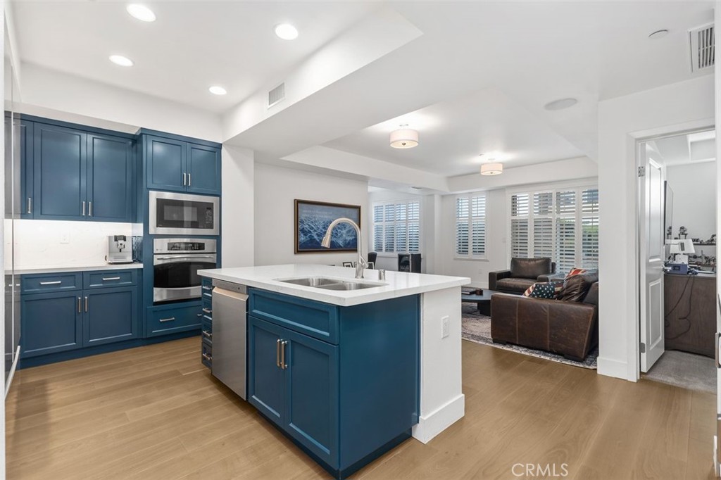 150 The Promenade N 202