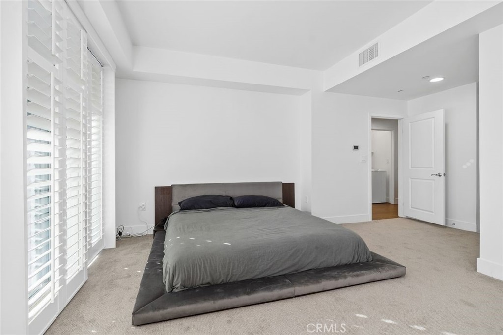 150 The Promenade N 202