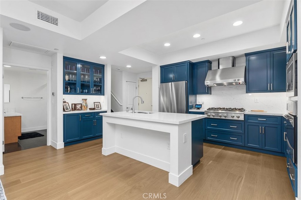 150 The Promenade N 202