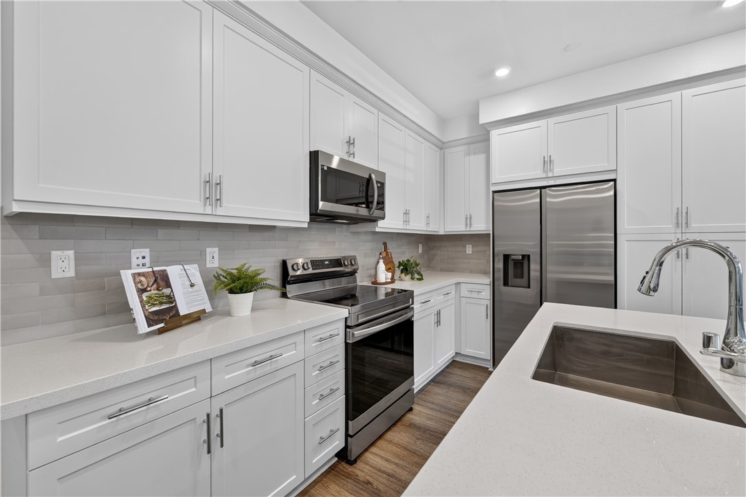 115 Sunstone Place