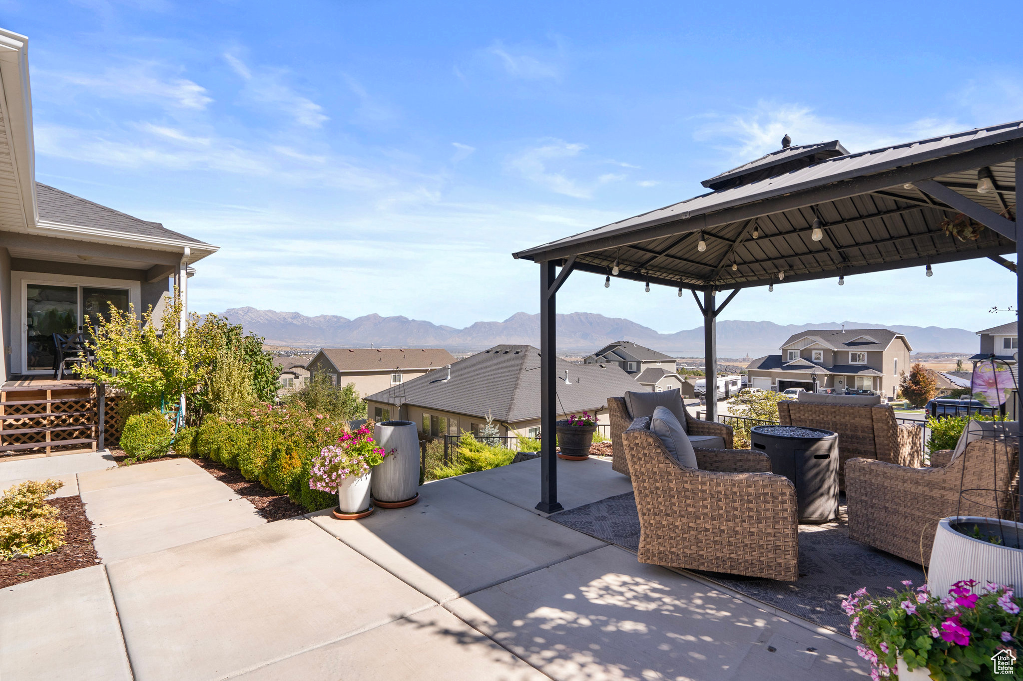 7118 N HOLLOW CREST CIR