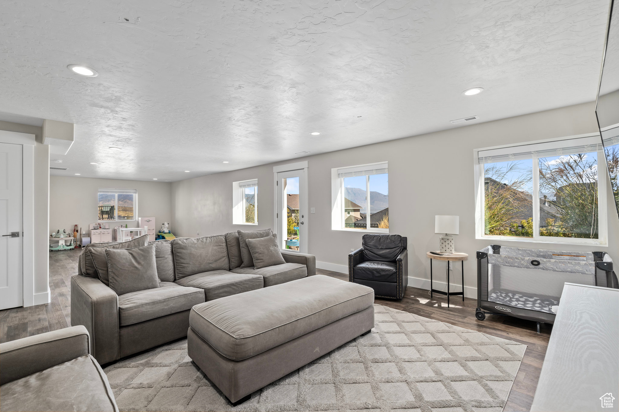 7118 N HOLLOW CREST CIR