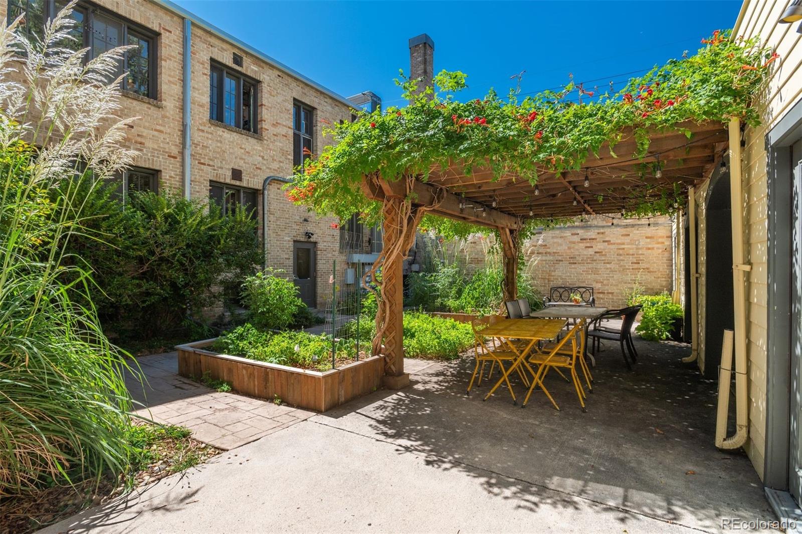 2533 E 11th Avenue Unit: 104