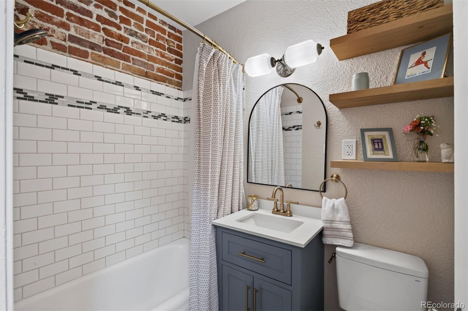 2533 E 11th Avenue Unit: 104