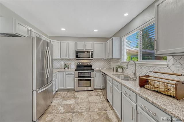 4927 Tarcoola Lane