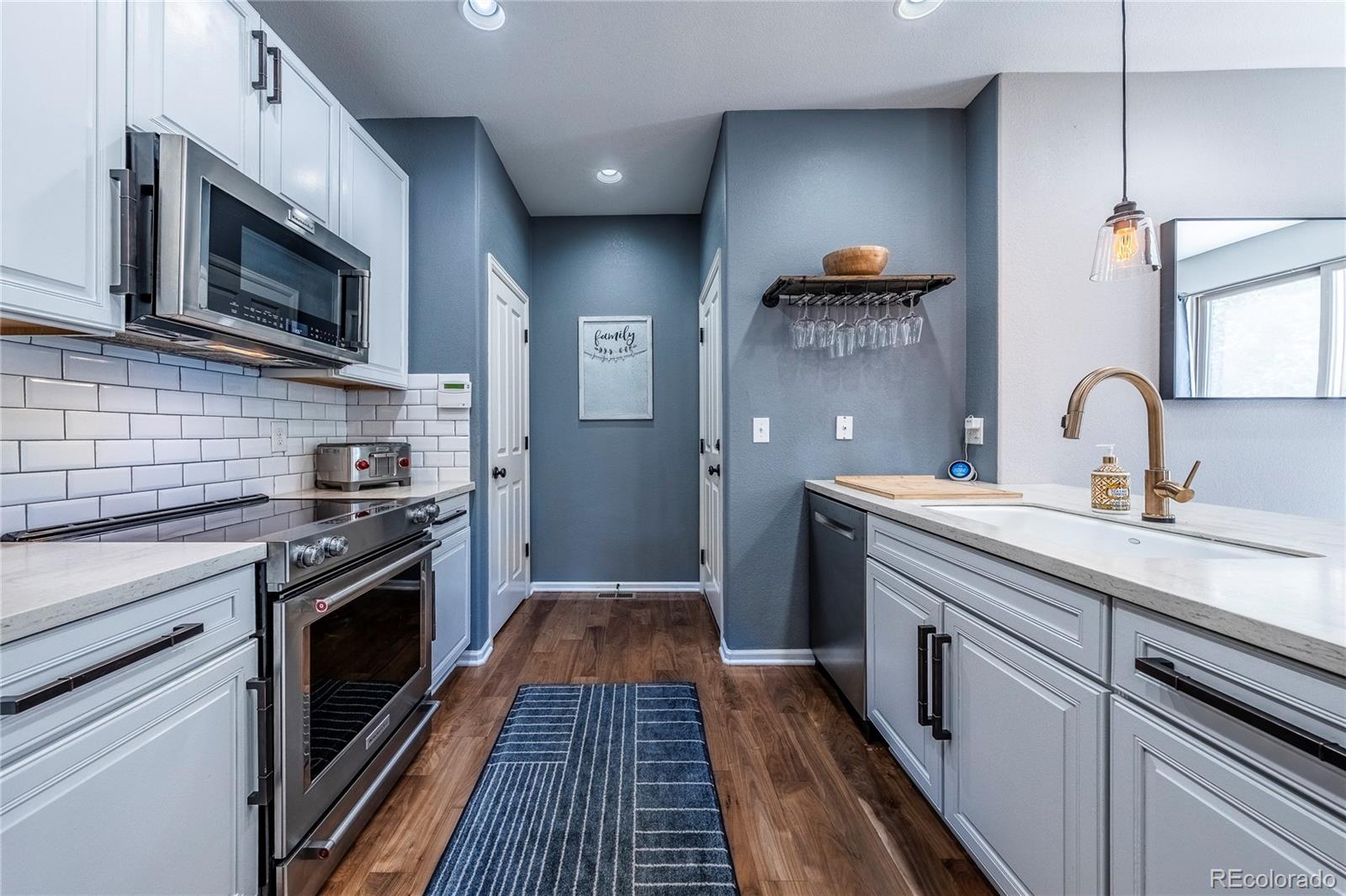 21887 E Tallkid Avenue