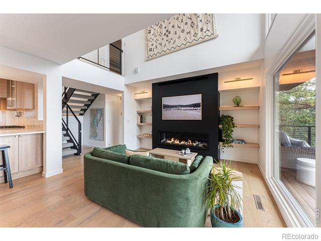 228 Alpine Way