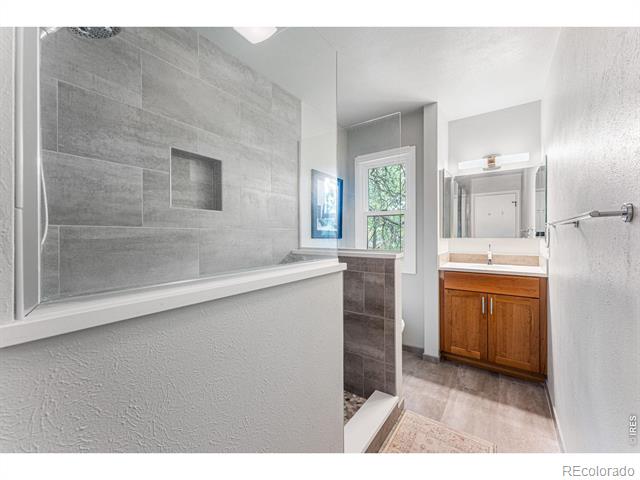 228 Alpine Way