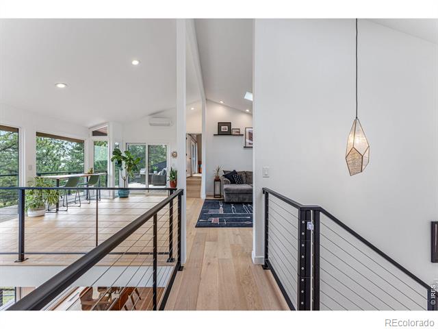 228 Alpine Way