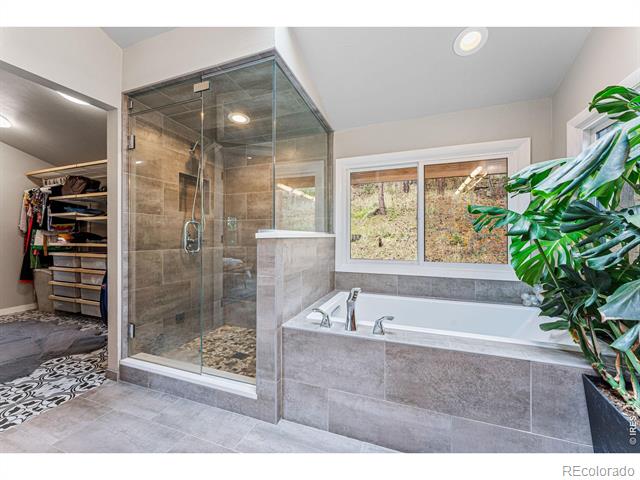 228 Alpine Way