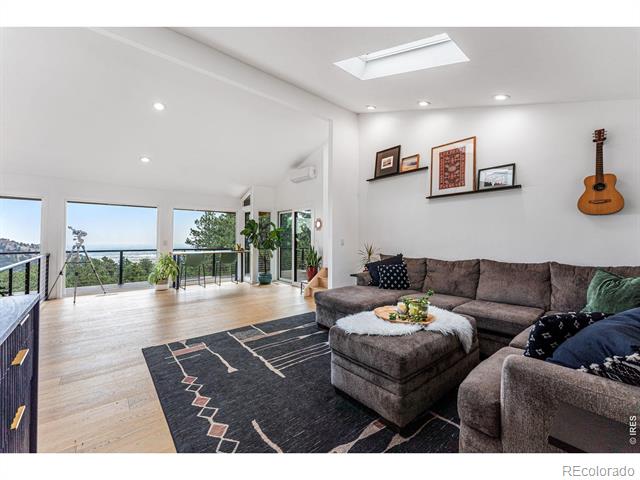 228 Alpine Way