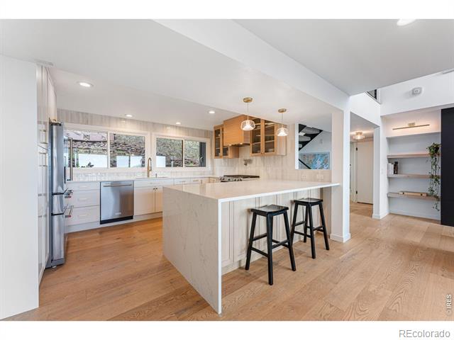 228 Alpine Way