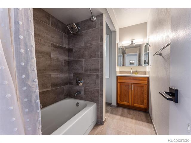 228 Alpine Way