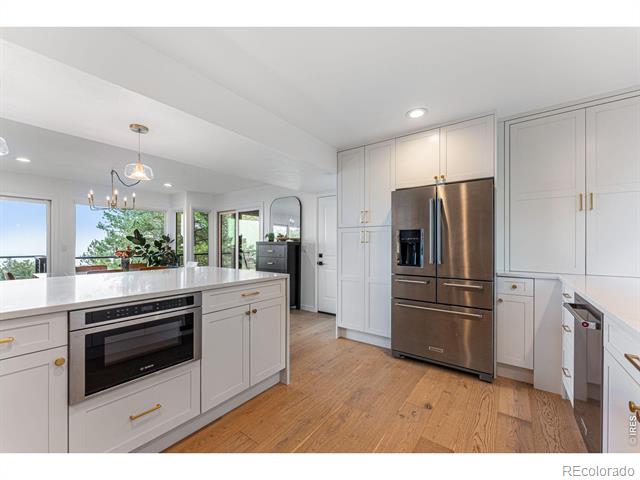 228 Alpine Way