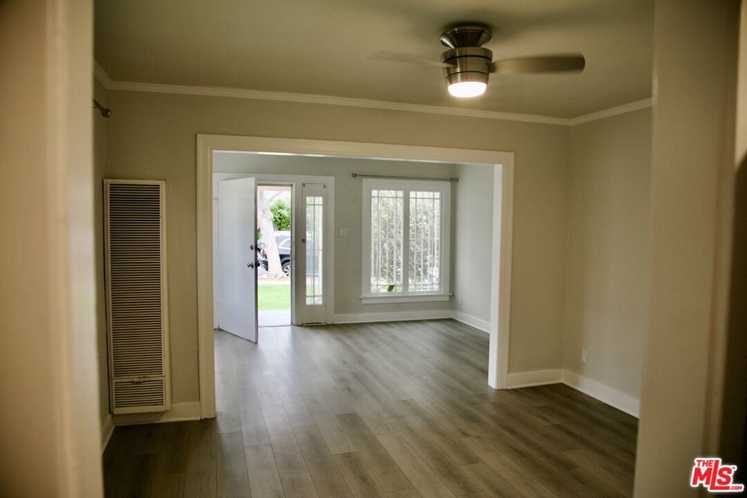 1215 N Poinsettia Pl