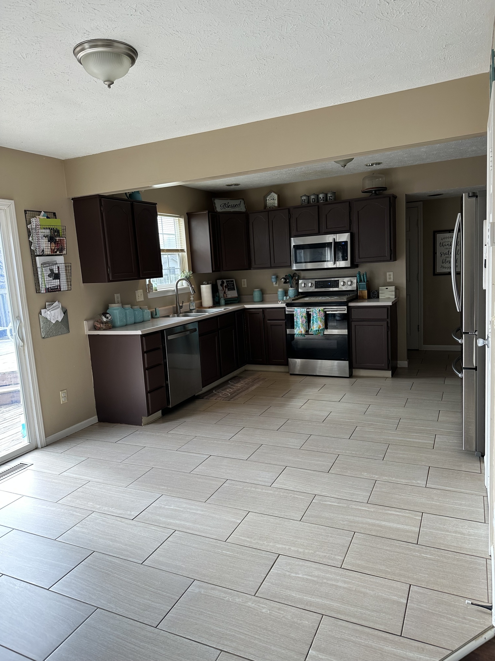 1091 Meadowview Court