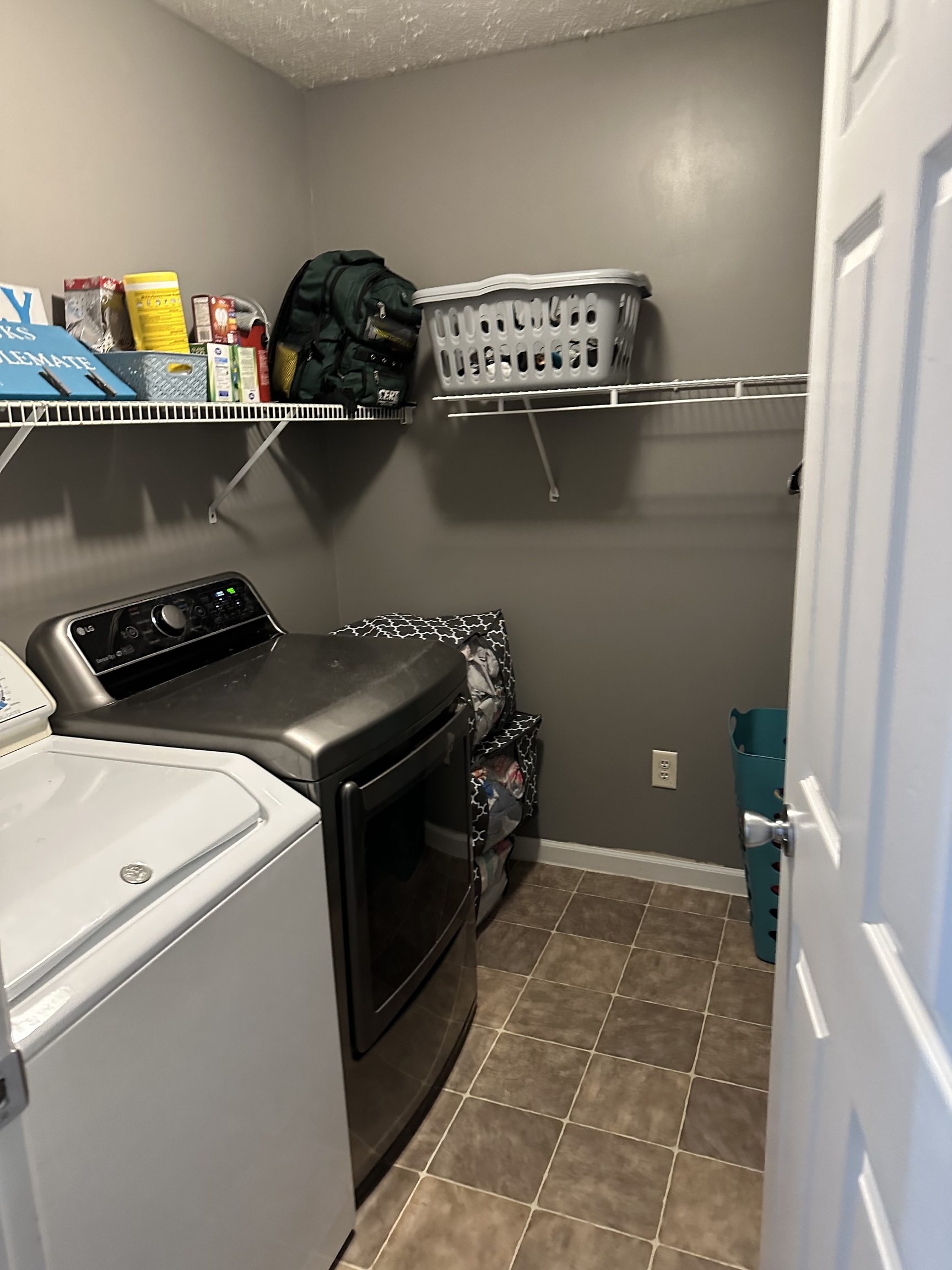 1091 Meadowview Court