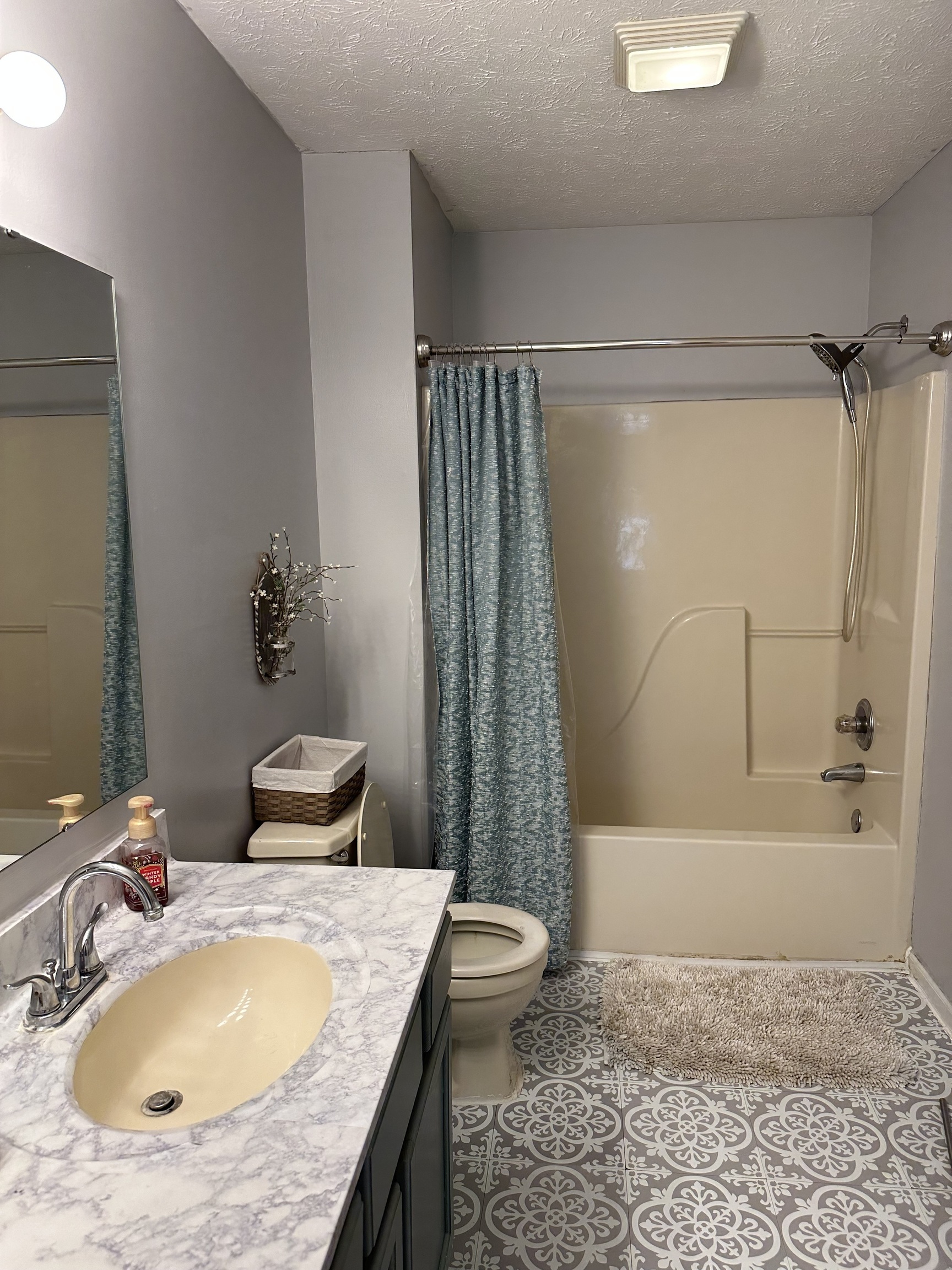 1091 Meadowview Court