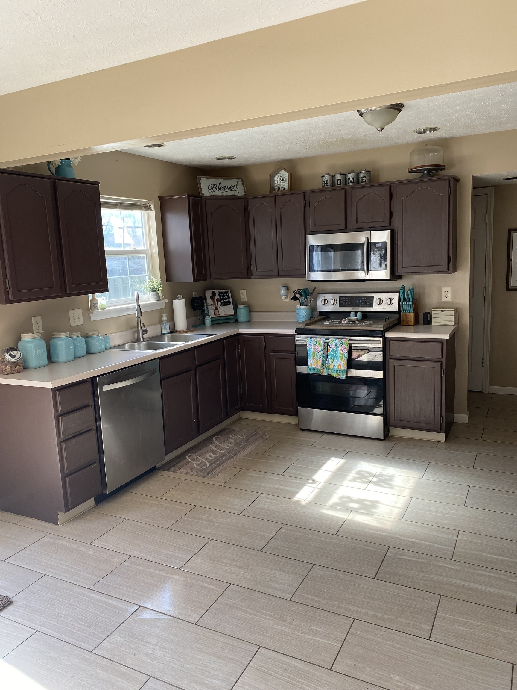 1091 Meadowview Court