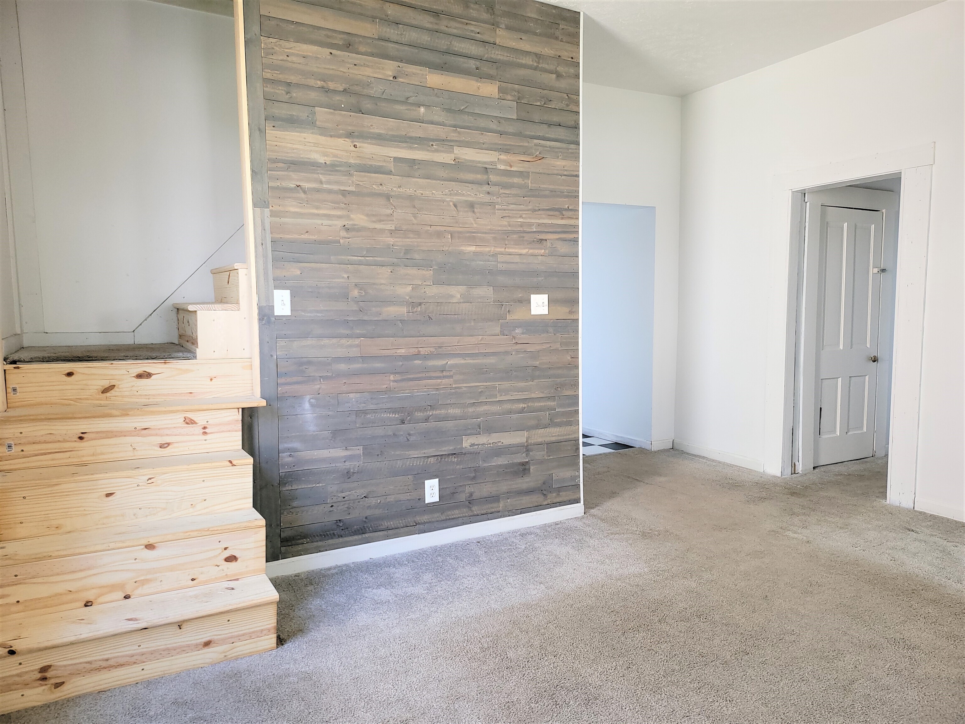 465 W Franklin Street