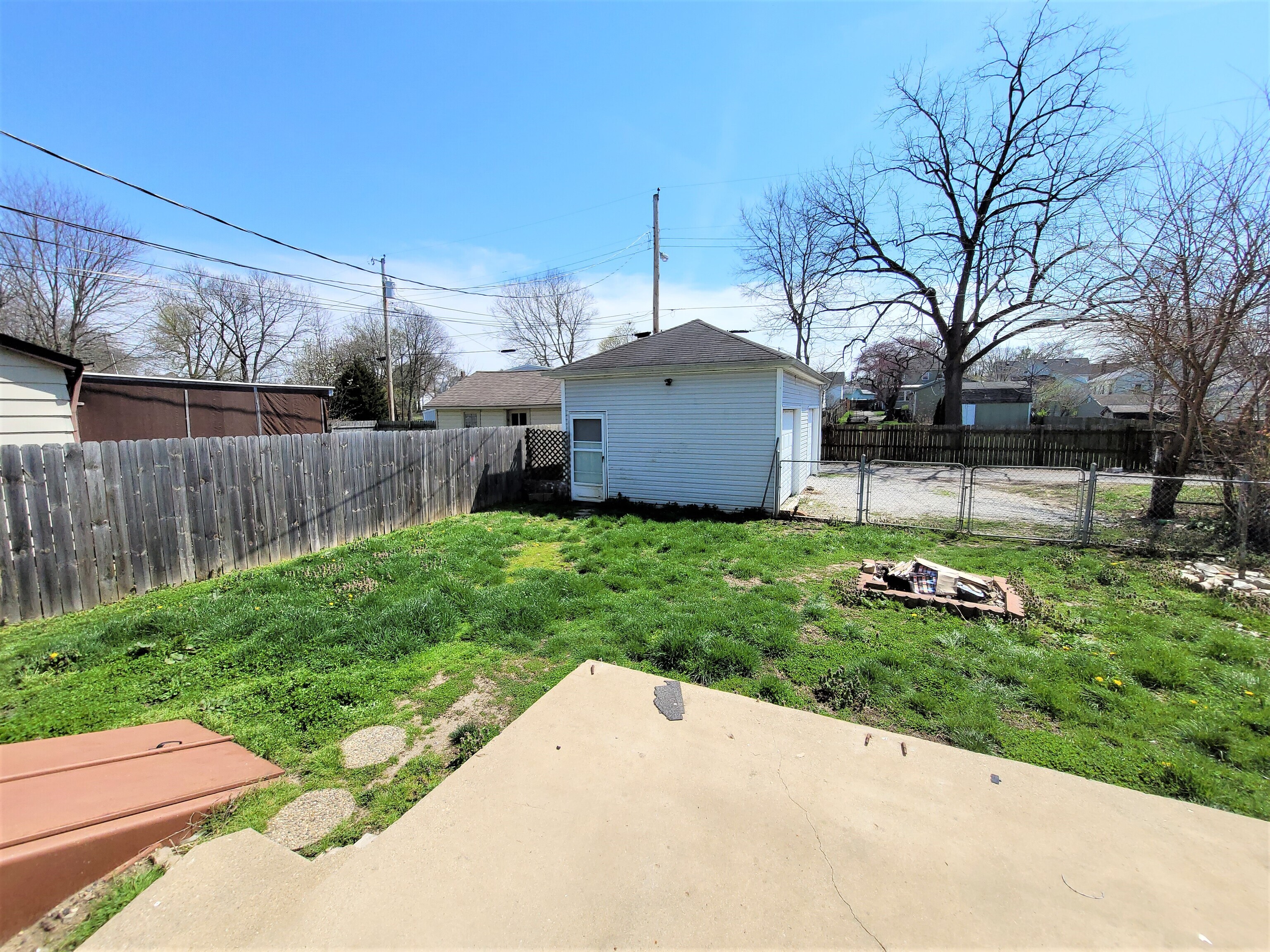 465 W Franklin Street