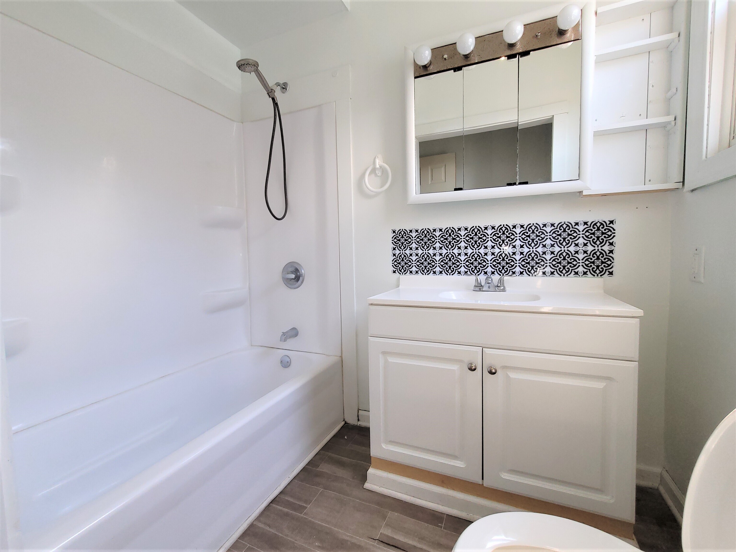 465 W Franklin Street