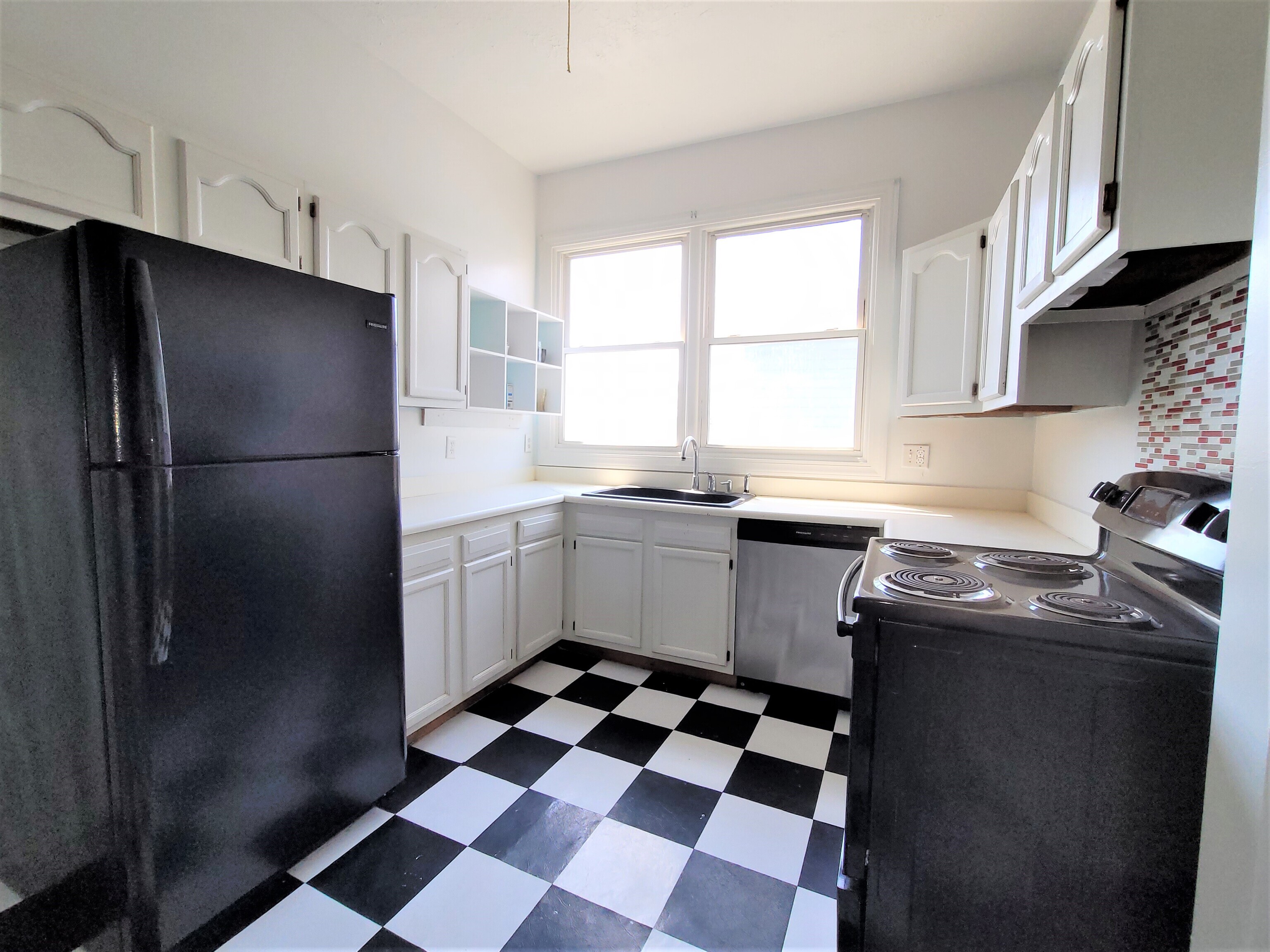 465 W Franklin Street