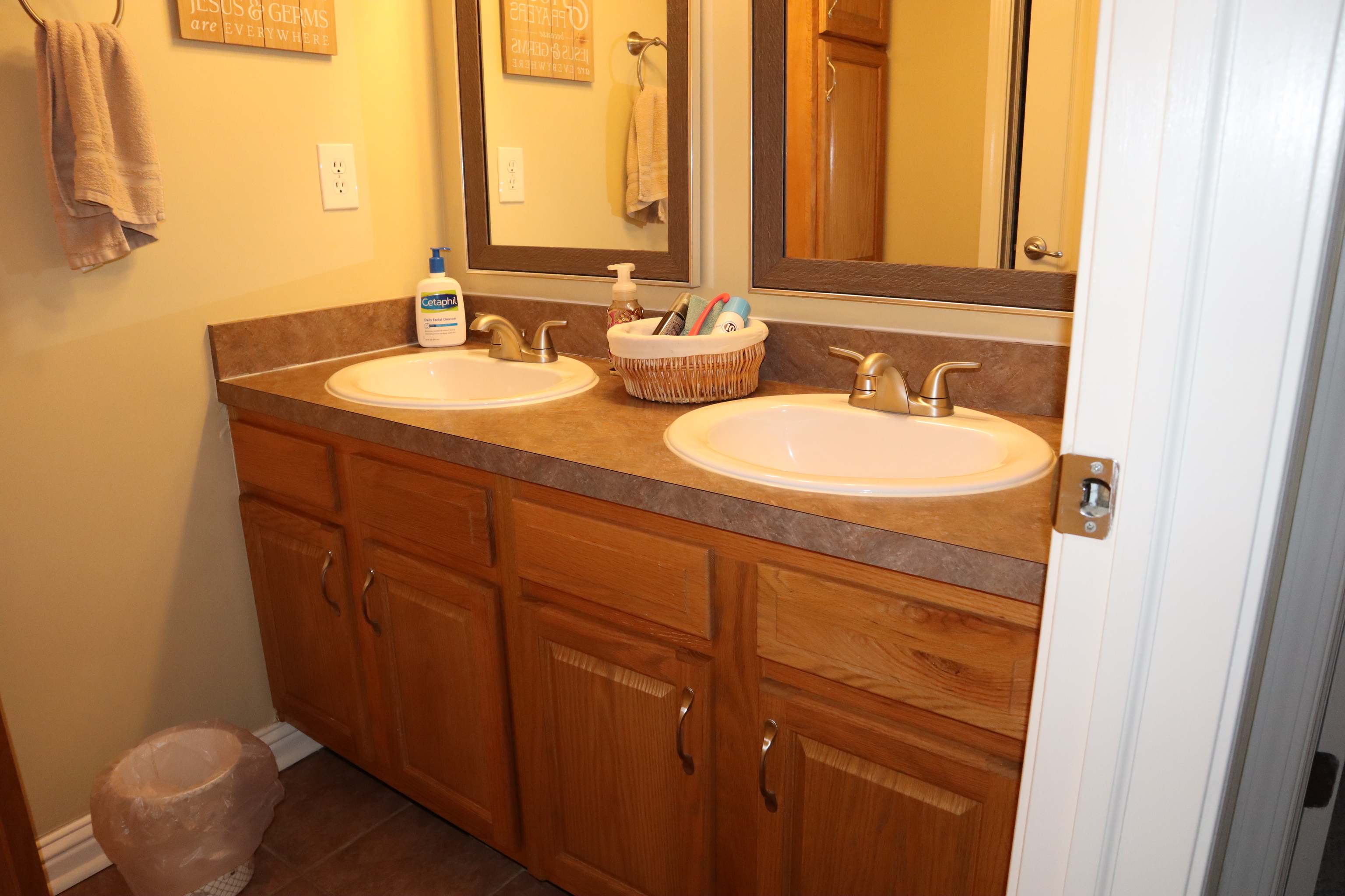 2940 Cross Creek Drive