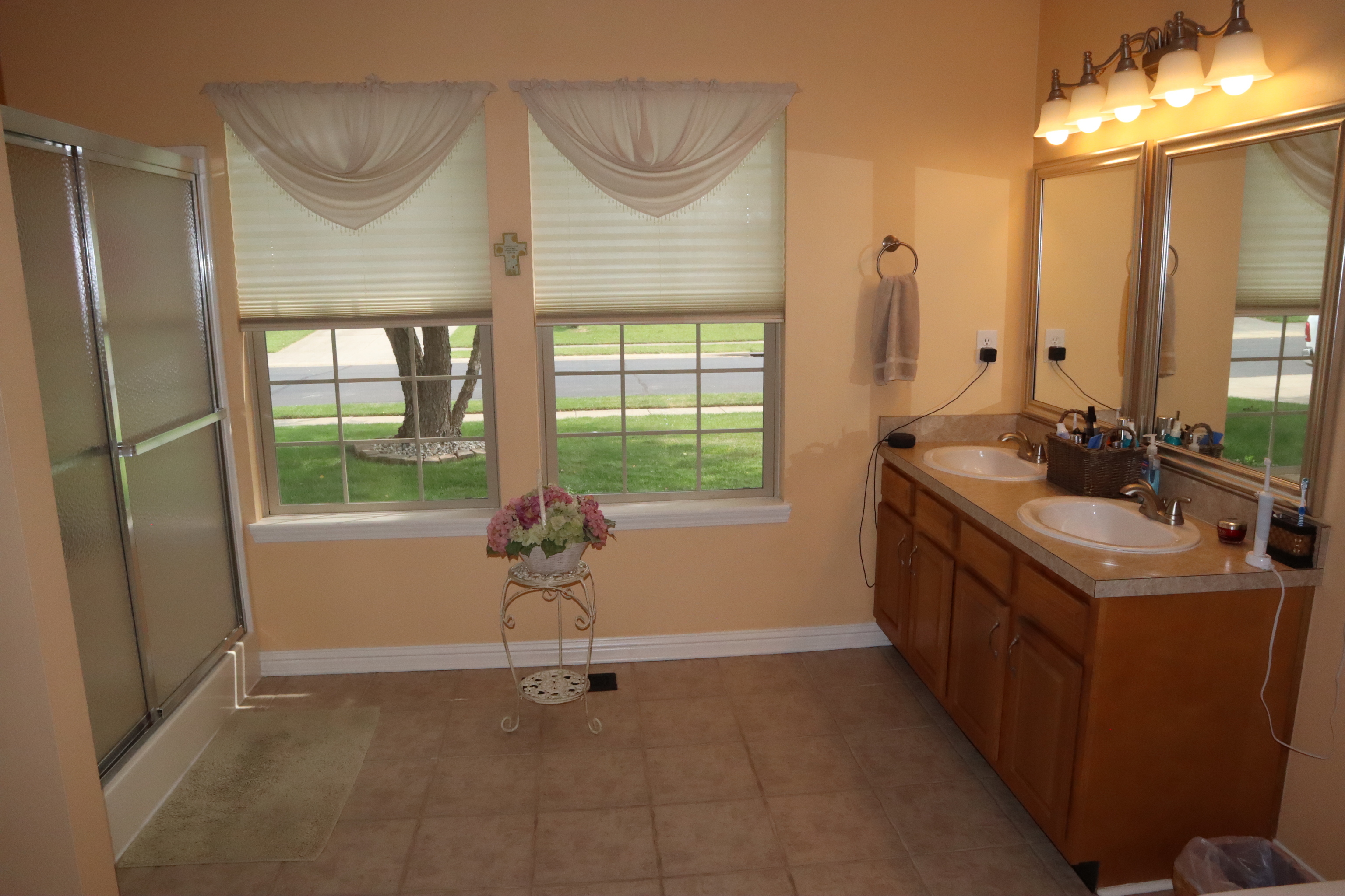 2940 Cross Creek Drive