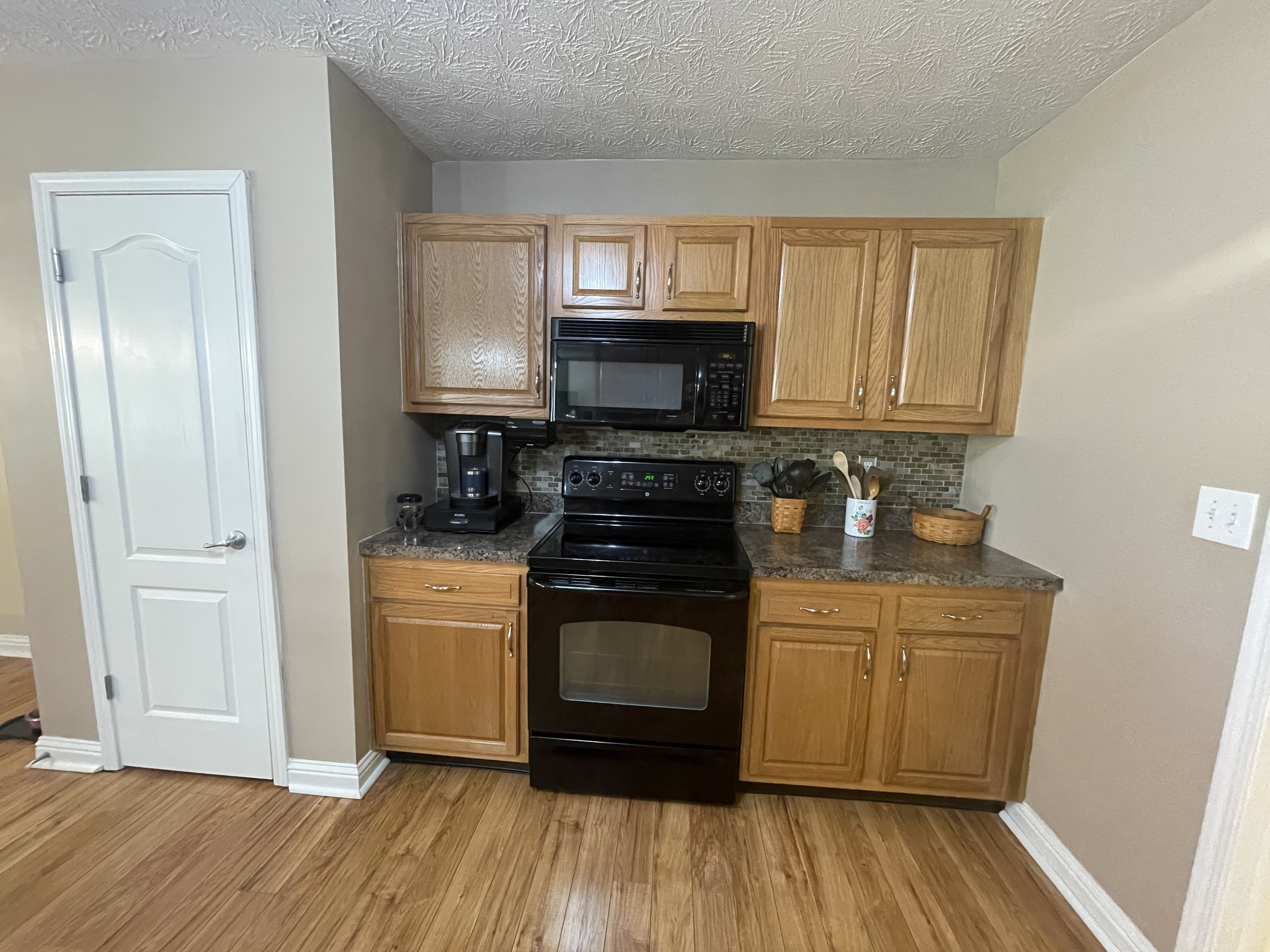 2940 Cross Creek Drive