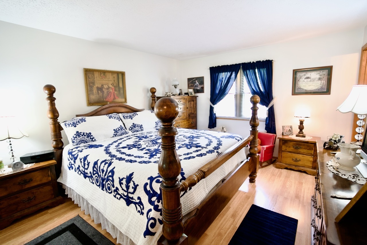 9004 N Miami Ridge Road