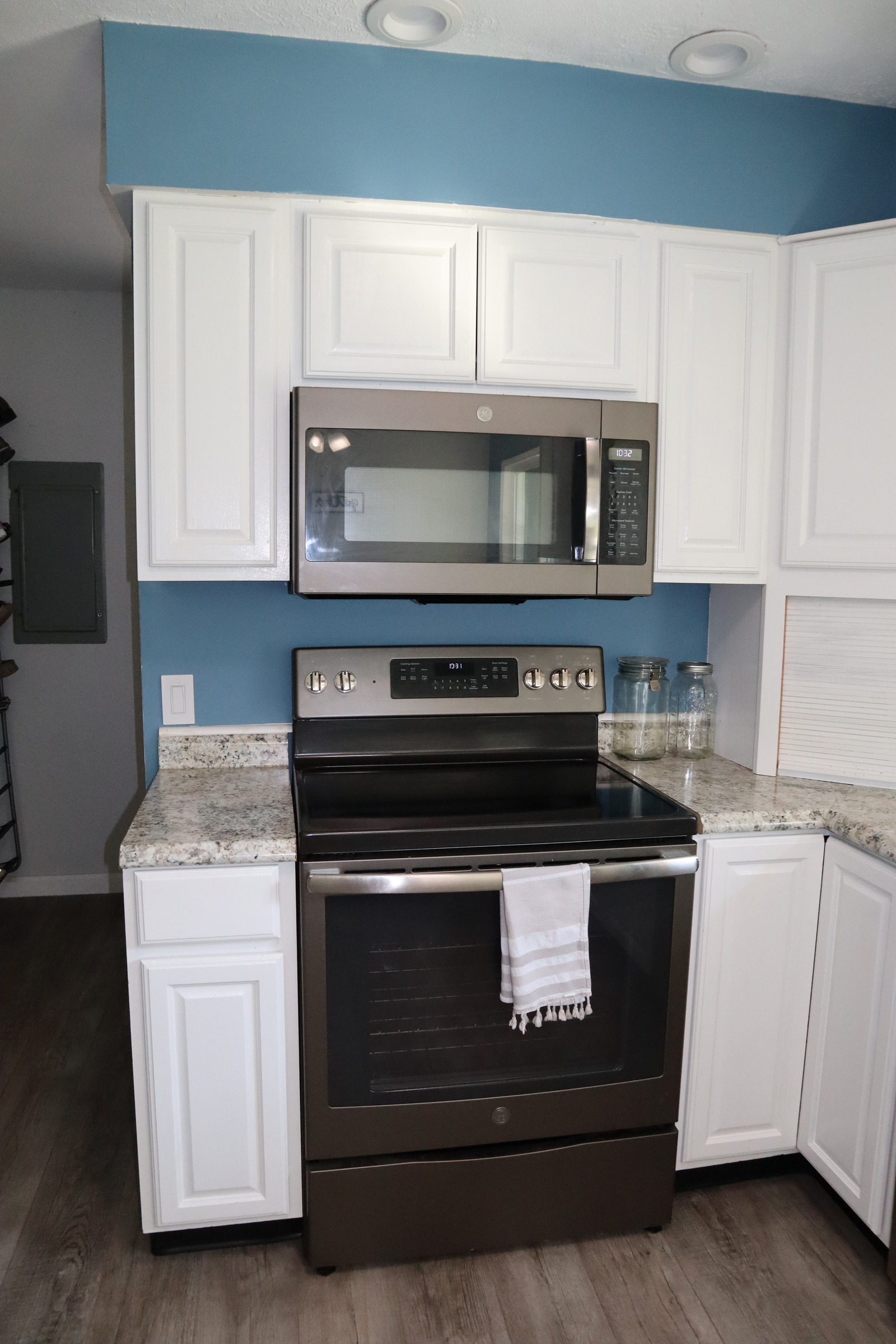 2410 S State Highway 7