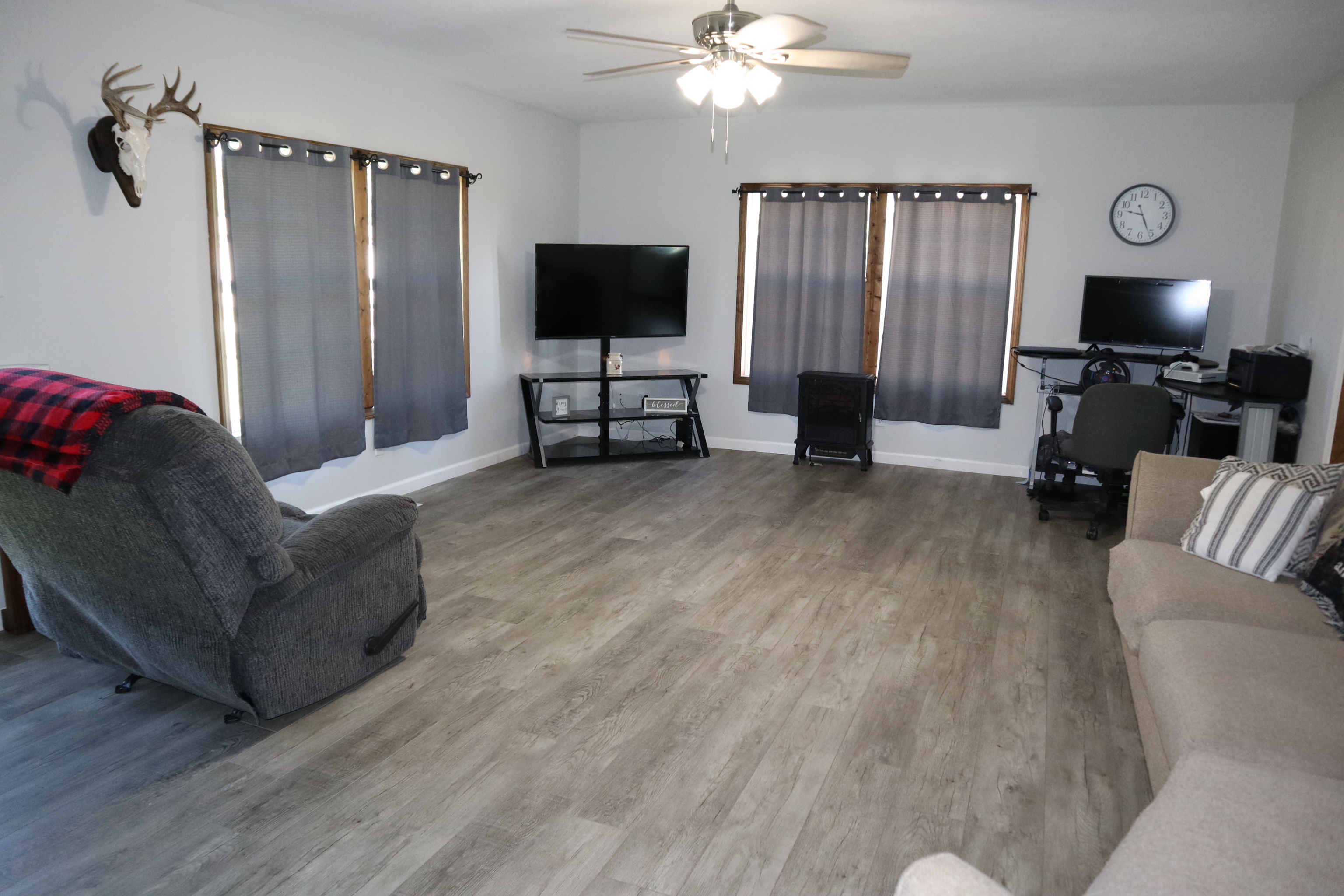 2410 S State Highway 7