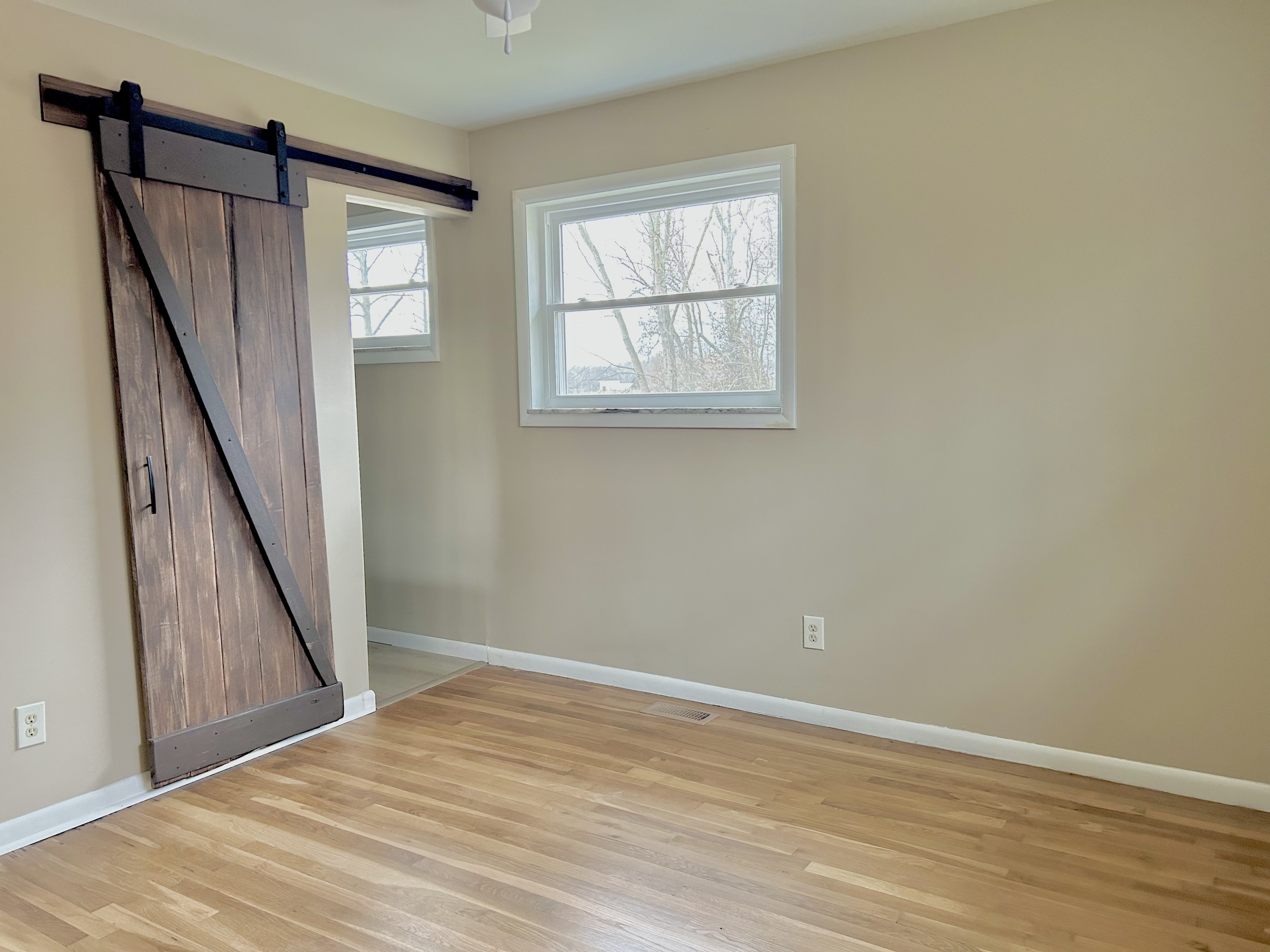 5606 S County Road 1200 E