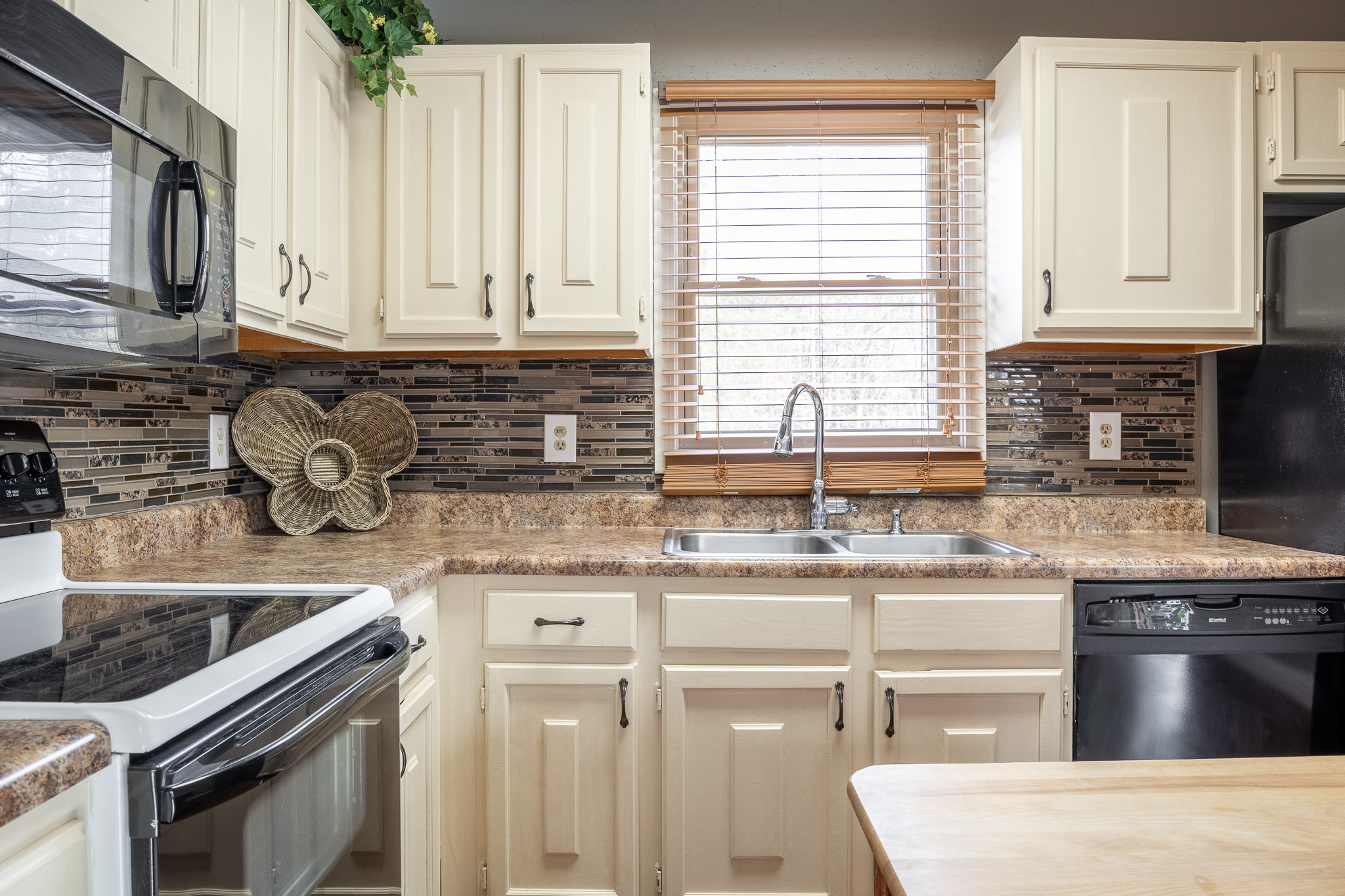 19383 E Lake Site Drive