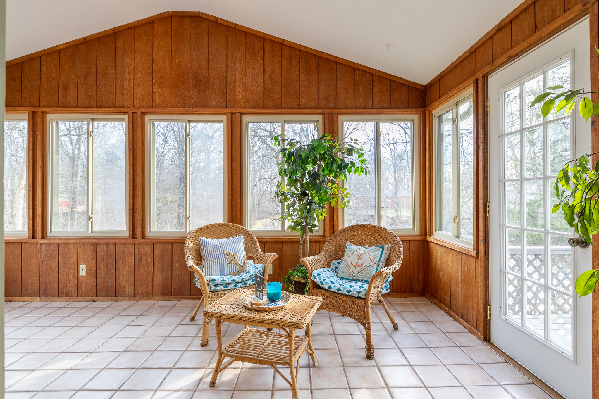 19383 E Lake Site Drive