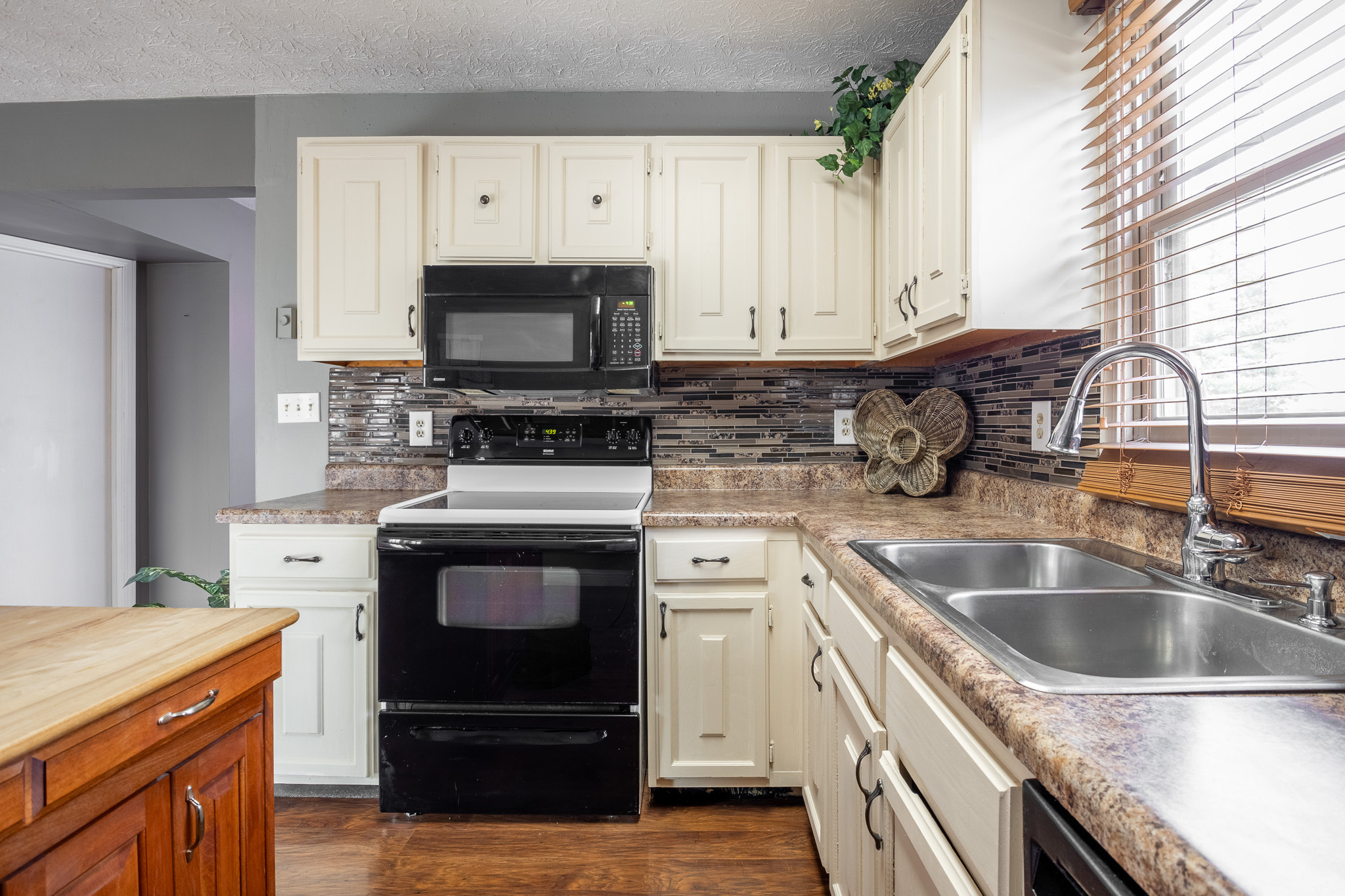 19383 E Lake Site Drive