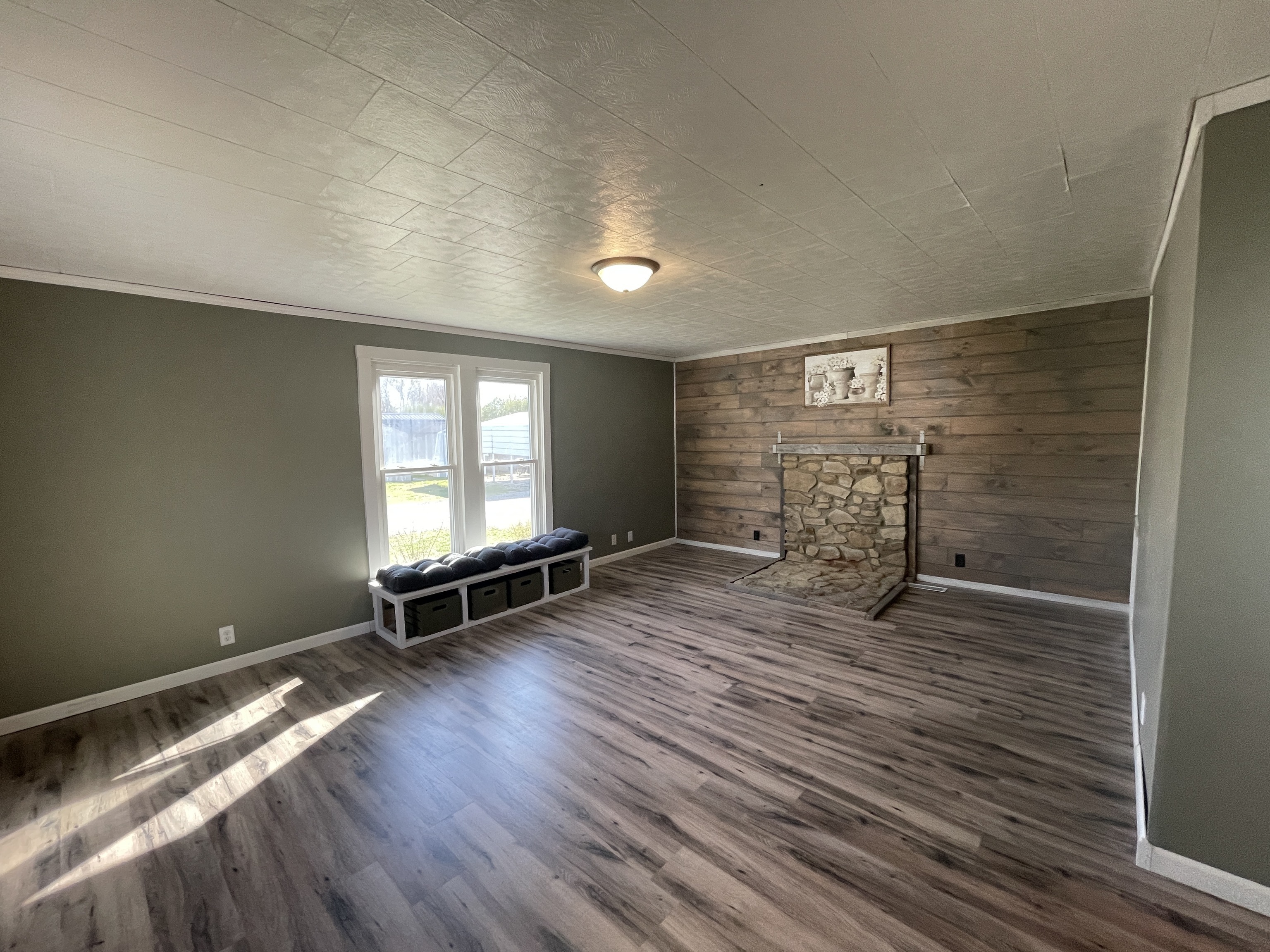 6033 S Jonesville Road