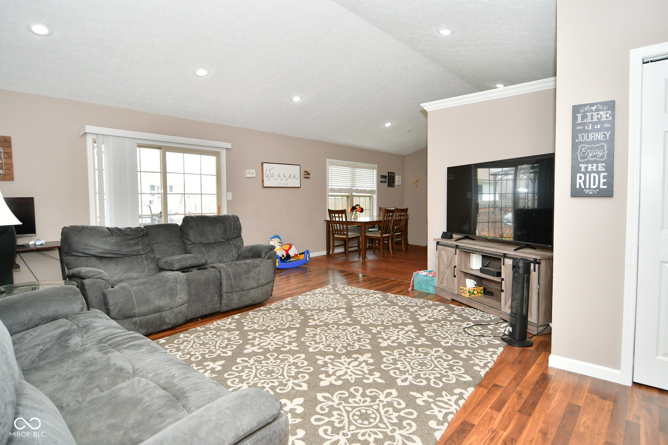 1670 W Constitution Street