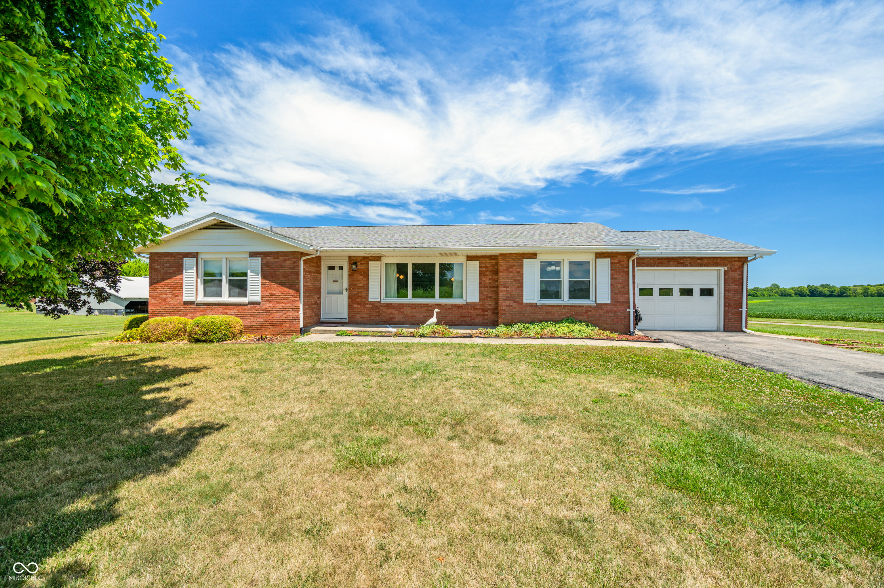 10520 E Railroad Street