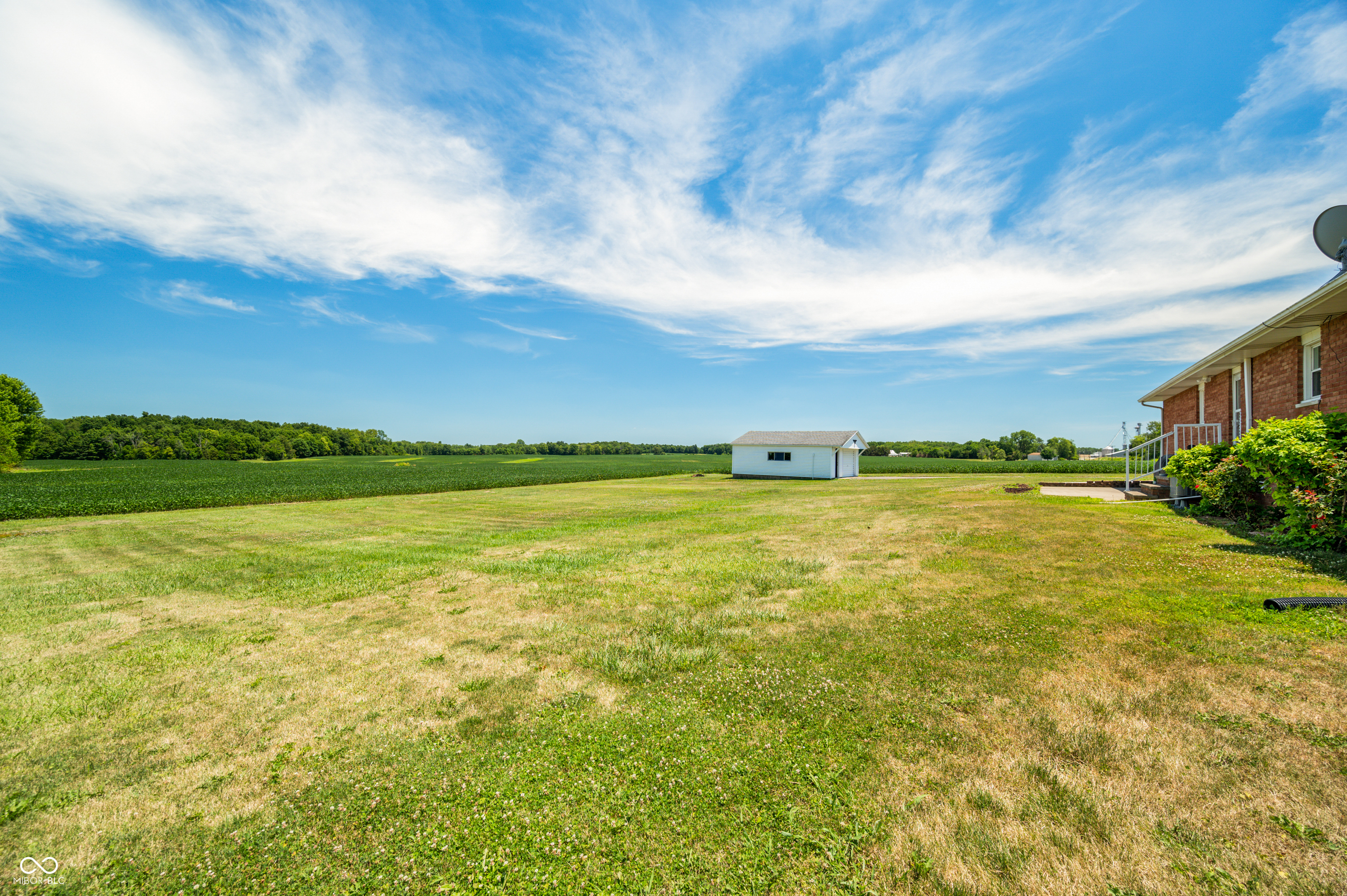 10520 E Railroad Street