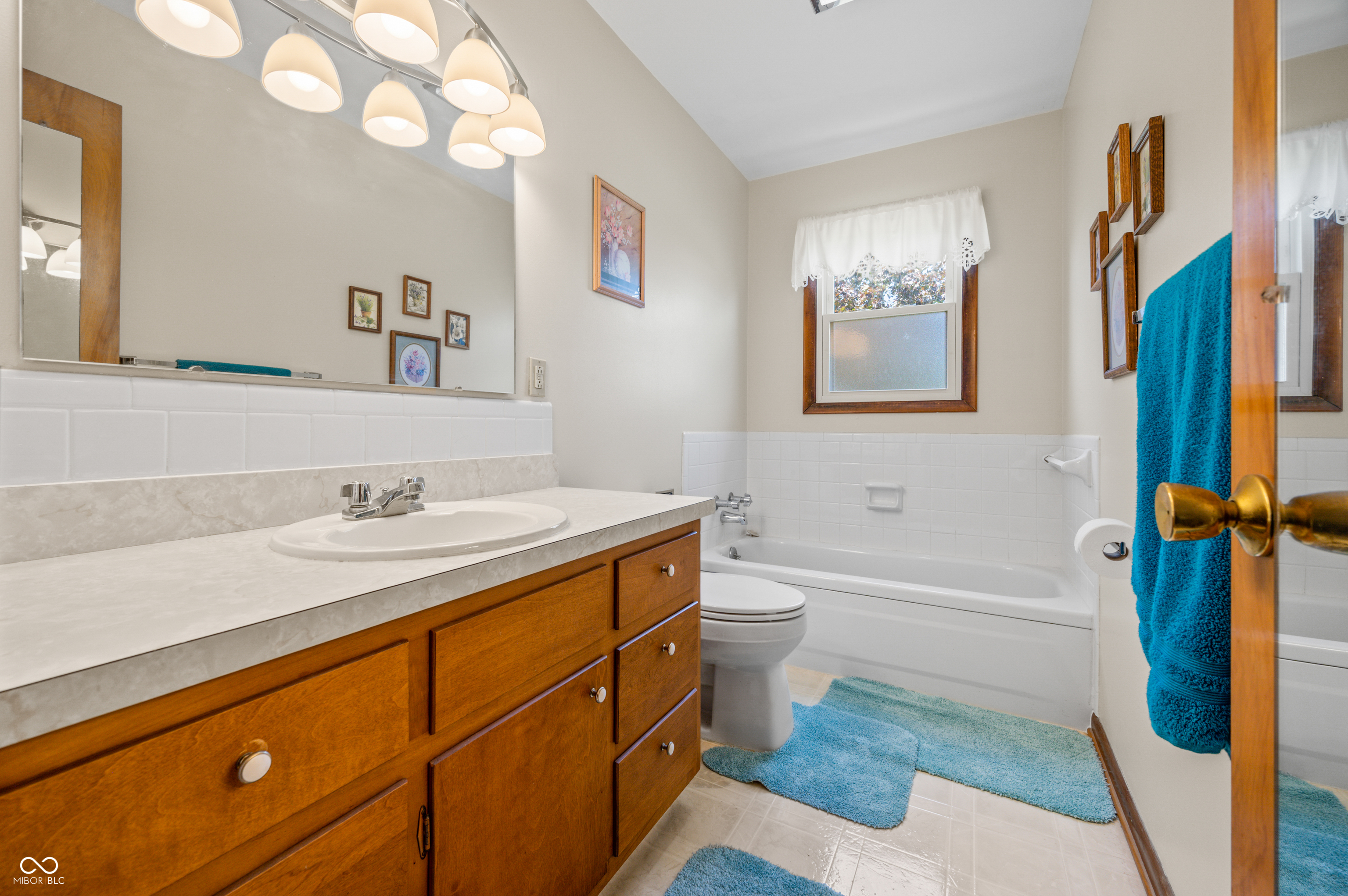 10520 E Railroad Street