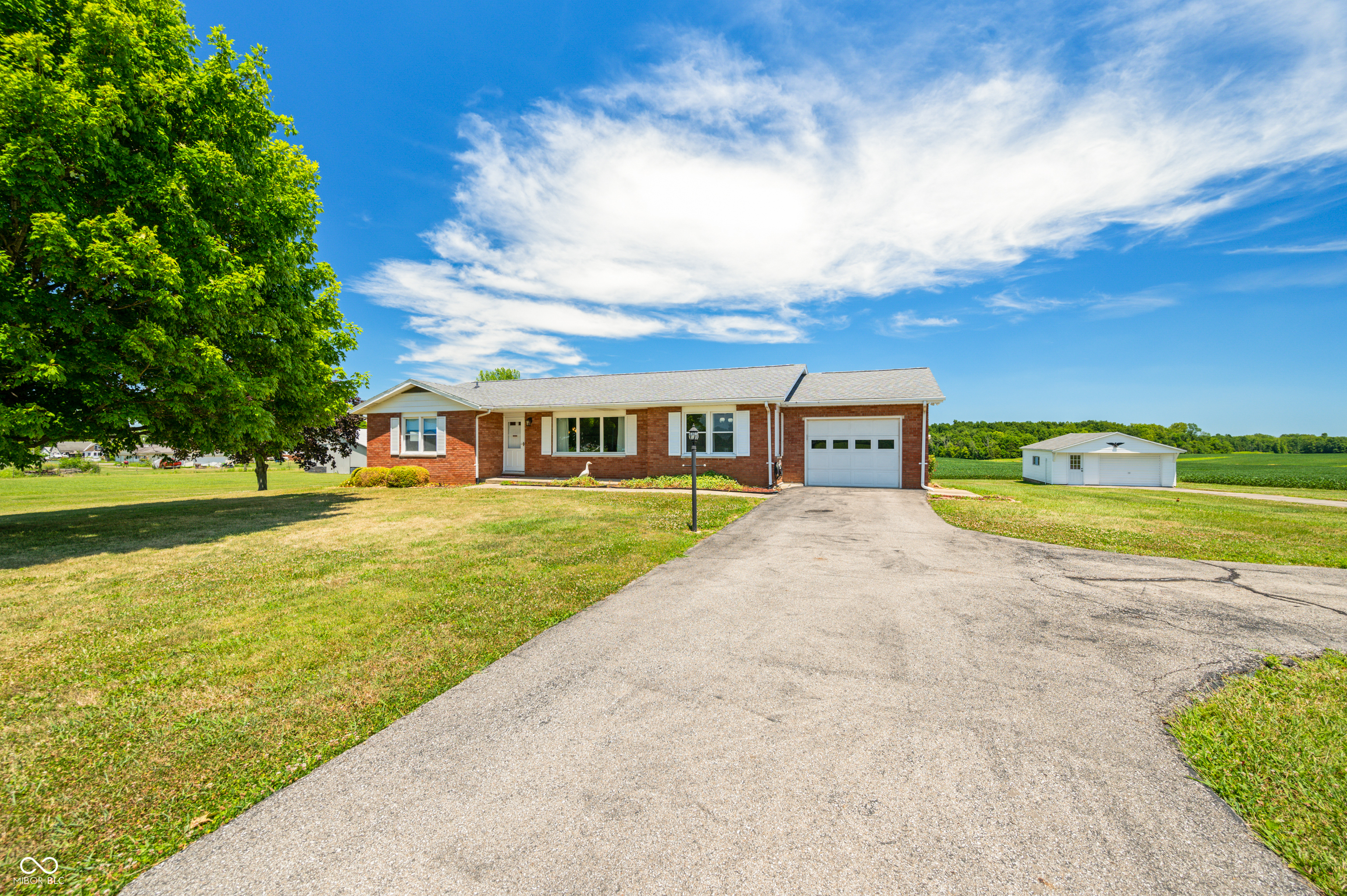 10520 E Railroad Street