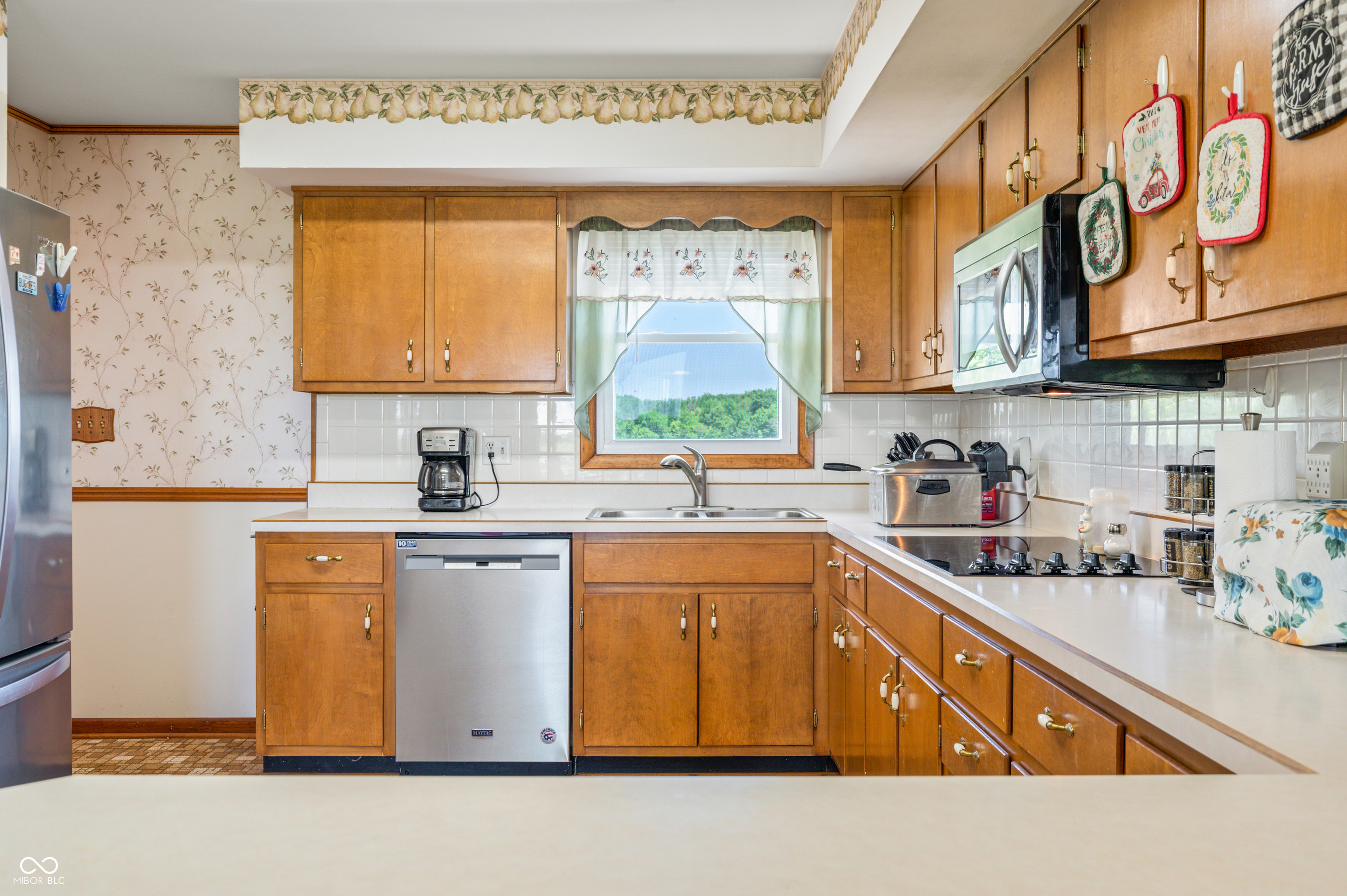 10520 E Railroad Street