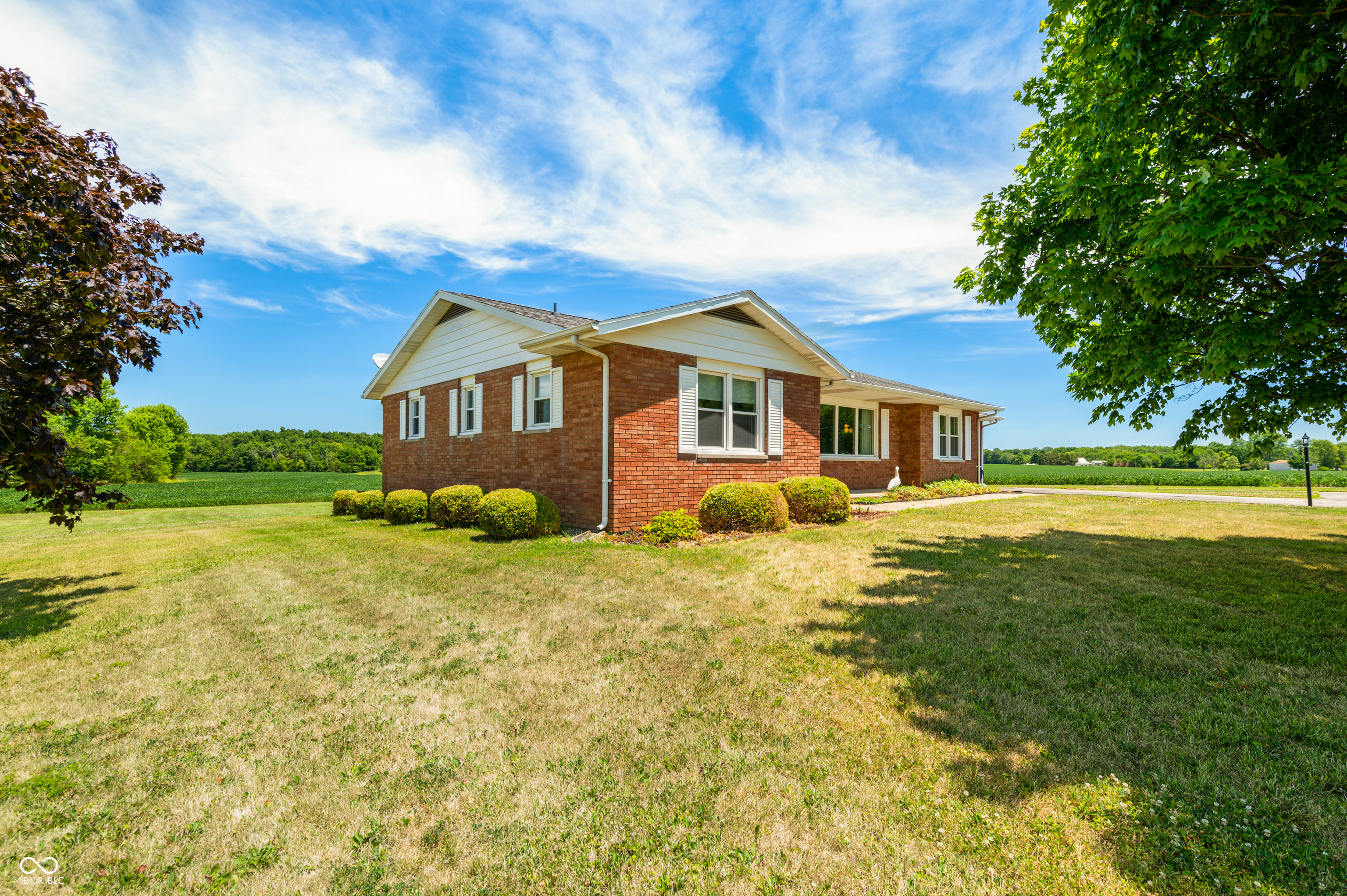 10520 E Railroad Street